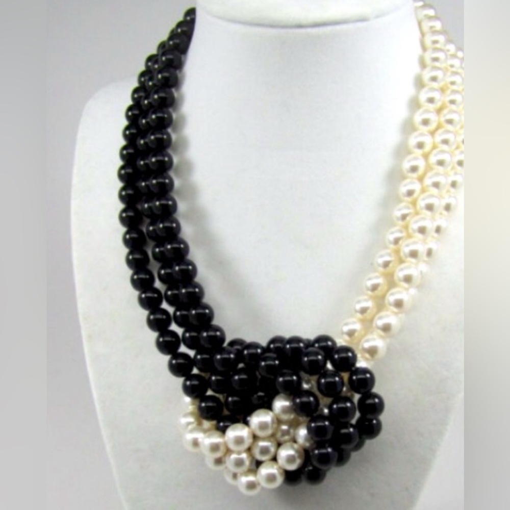1920 Gatsby Elegant Black and White Triple Layered Pearl Necklace